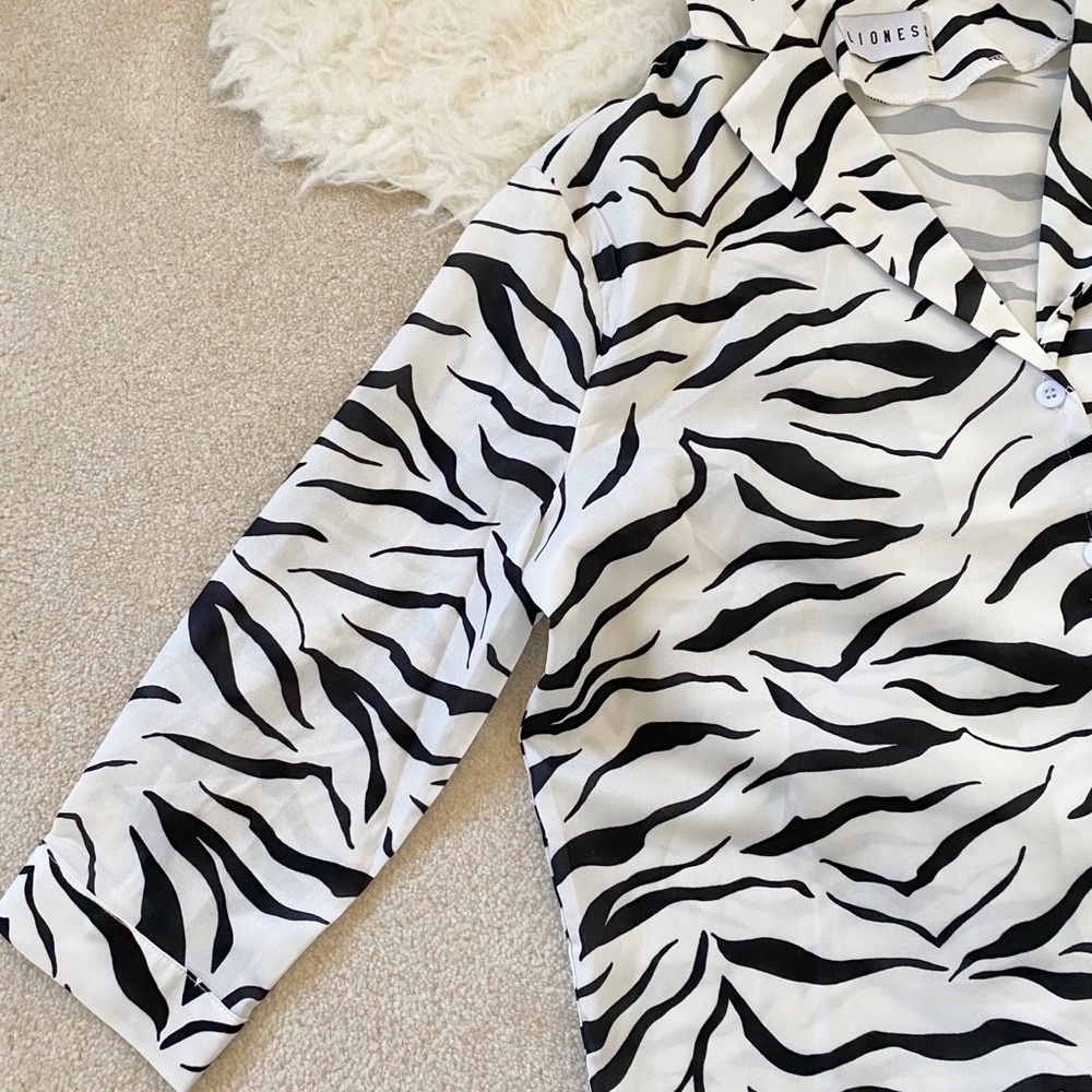 Zebra Print Button Up Shirt - Picture 4 of 5